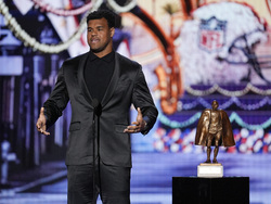 Super Bowl Honors Football