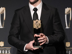 Super Bowl Honors Football