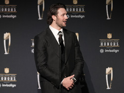 Super Bowl Honors Football