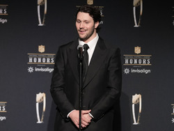 Super Bowl Honors Football