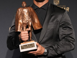 Super Bowl Honors Football