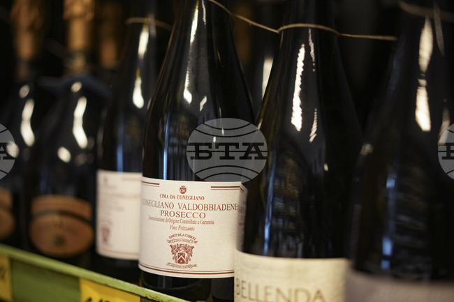 Митата на Тръмп, които карат италианския агробизнес да трепери - от пенливото вино просеко до сиренето "Грана Падано" 