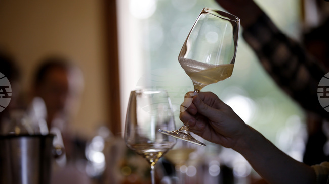 Продажбите на шампанизирани вина в Германия спадат с почти 20 на сто през 2024 г.