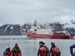 Антарктида – остров Дисепшън - НИК 421