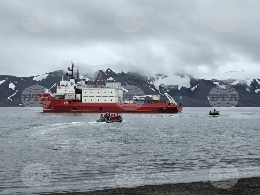 Bad Weather Delays Return of RSV 421 from Antarctic Voyage