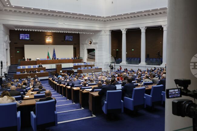 Министър-председателят Росен Желязков и вицепремиерите отговарят на актуални въпроси на народни представители