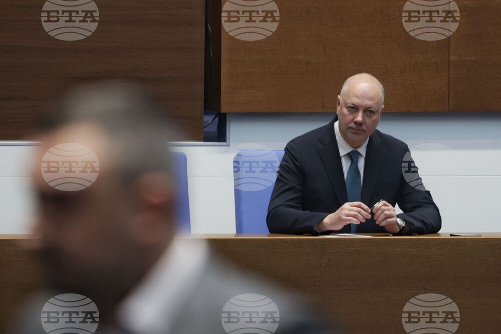 Парламент - парламентарен контрол