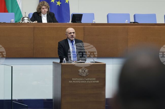 Според вицепремиера Томислав Дончев са нужни по-прости схеми по оперативните програми, които да водят до конкретни резултати