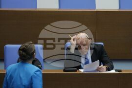 Парламент - парламентарен контрол