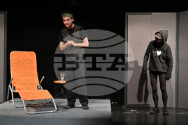 Монтана - театър - премиера