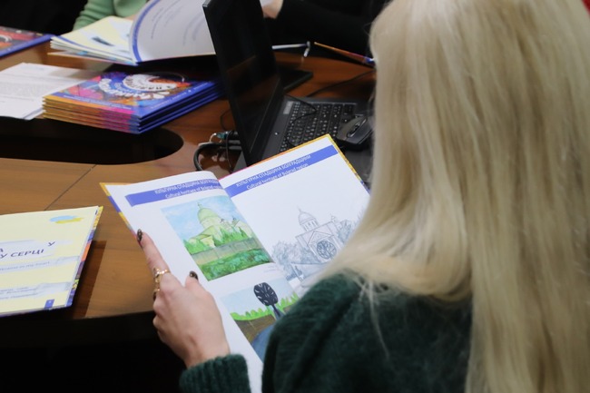 Екипът на Болградския градски съвет: „Пътешестваме с палитра“ в Болград през очите на младите художници