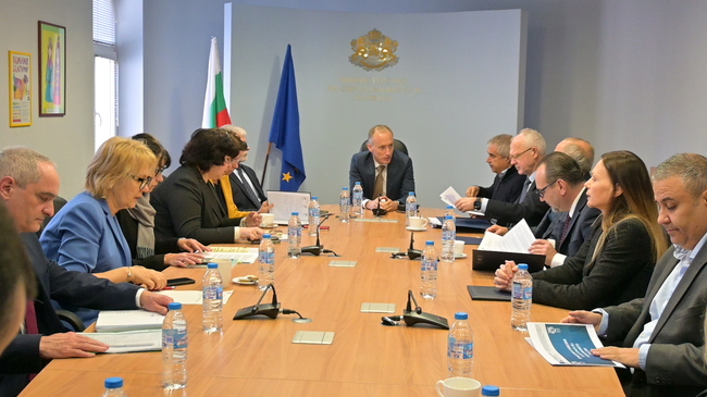 АОБР и министърът на образованието и науката Красимир Вълчев обсъдиха стартирането на неотложни реформи в образованието