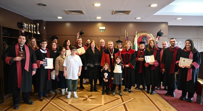 Институтът за следдипломна квалификация връчи свидетелства за придобиване на правоспособност