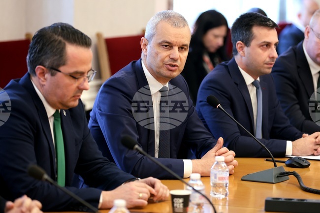 Да се мисли за протест и форма на натиск към НСИ, който скоро трябва да излезе с данните за инфлацията, каза Костадин Костадинов