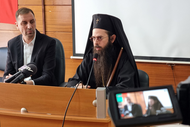Сливенският митрополит Арсений обсъди с директори на училища в Ямбол възможността за часове по вероучение