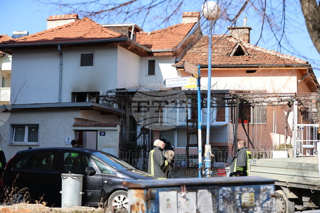 Етаж от къща горя в Благоевград, няма пострадали