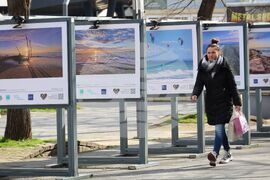 Бургас - „Сини хоризонти: Вдъхновения от брега" - изложба