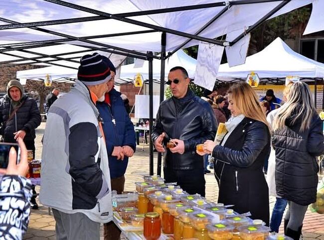 В Чирпан се проведе изложение на мед и пчелни продукти "Медобор"