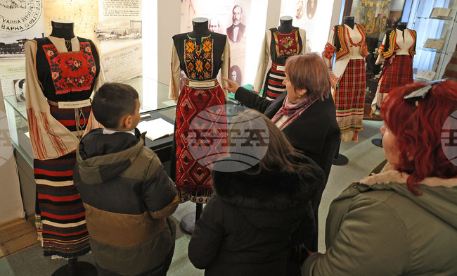 Изложба с носии от сериала „Капитан Петко войвода“ гостува във Варна по повод 125-годишнината от кончината на революционера