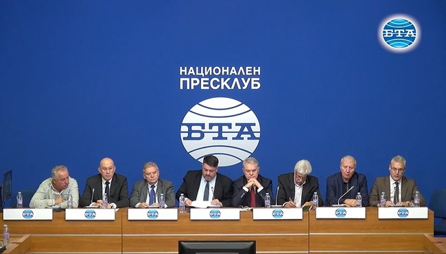 Новата лява коалиция има нова политика - промяна чрез участие в управлението, заяви Атанас Зафиров