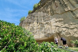 Румъния - Село Корби - скален манастир