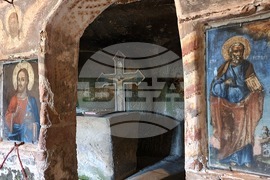 Румъния - Село Корби - скален манастир