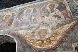 Румъния - Село Корби - скален манастир