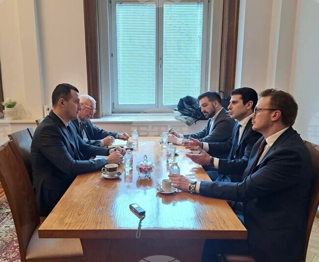 Президентът на БФС Георги Иванов се срещна с председателя на Комисията по въпросите на младежта и спорта Габриел Вълков