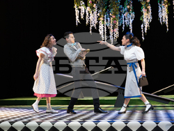 Студенти от НАТФИЗ представят „Колко е важно да бъдеш сериозен“ от Оскар Уайлд, снимка – НАТФИЗ