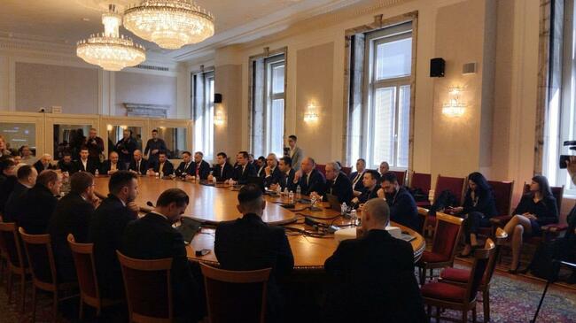 ПП "МИР": Общественици, финансисти и икономисти създадоха Инициативен комитет за запазване на българския лев