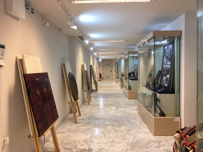 Картина от Валентина Терешкова, седло за камила от Муамар Кадафи и други дарове за Тодор Живков са изложени в Ямбол