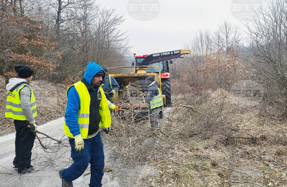 Село Китино - уширяване на път - дейности