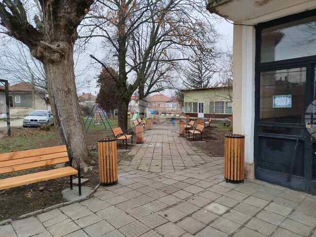 В 12 населени места на община Долна Митрополия са благоустроени територии за обществено ползване