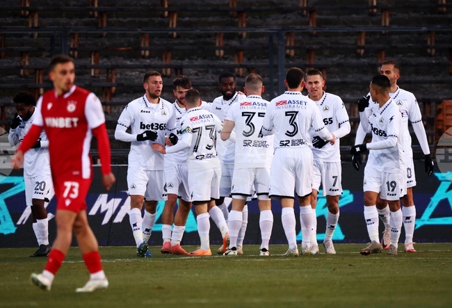 Славия се разделя с Емил Мартинов, Виктор Генев и Николай Кръстев