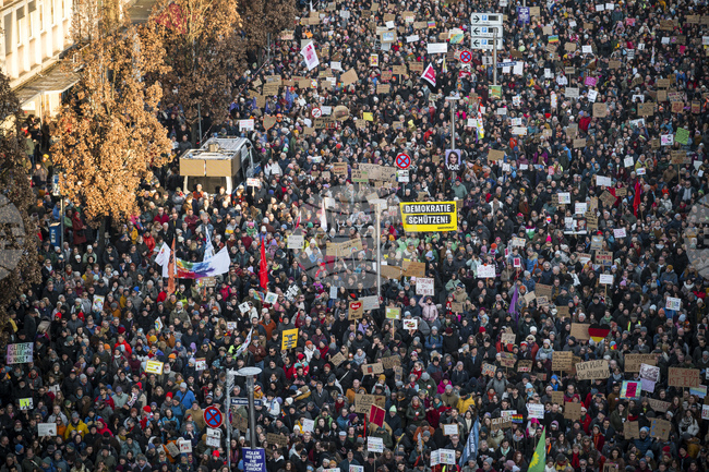 Протест срещу крайната десница в Мюнхен събра близо 200 хиляди души