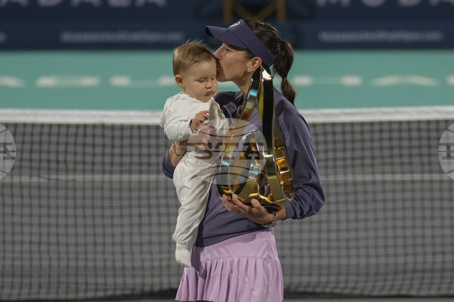 Швейцарката Белинда Бенчич спечели първа титла на турнира в Абу Даби след завръщането си от майчинство