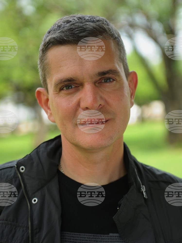 Режисьорът Александър Косев за "Петя на моята Петя"  и шанса да преоткрием нещо позабравено,  красиво и истинско