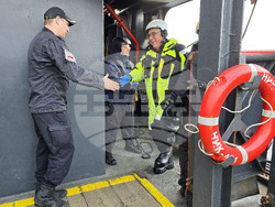 Антарктида - НИК 421 - о. Кинг Джордж - пета група