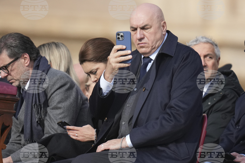 Измамници се представили за италианския министър на отбраната, за да накарат италиански бизнесмени да платят крупни суми за предполагаемо освобождаване на отвлечени журналисти 