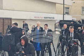 Косово - парламентарни избори - Албин Курти - гласуване