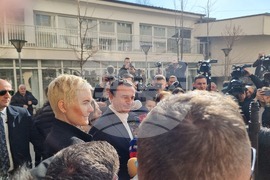 Косово - парламентарни избори - Албин Курти - гласуване