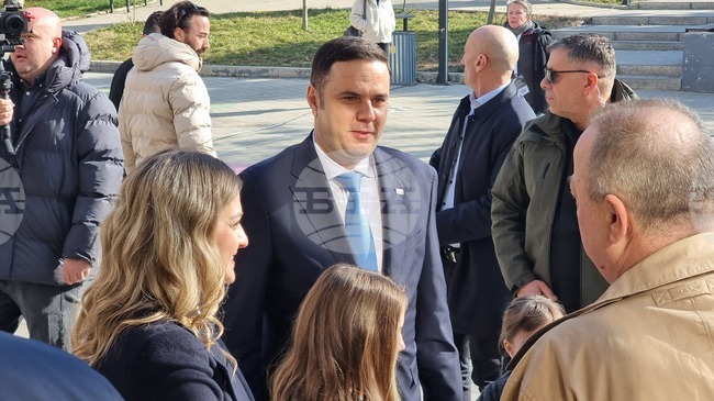 Лидерът на Демократичния съюз на Косово поиска споразумение за обединяваща фигура за държавен глава преди избора на президент