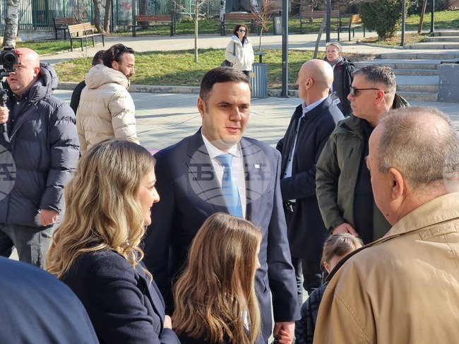 Лидерът на Демократичния съюз на Косово поиска споразумение за обединяваща фигура за държавен глава преди избора на президент