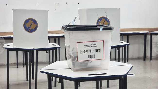 Общо 24 политически субекта ще участват на предсрочните парламентарни избори в Косово на 28 декември