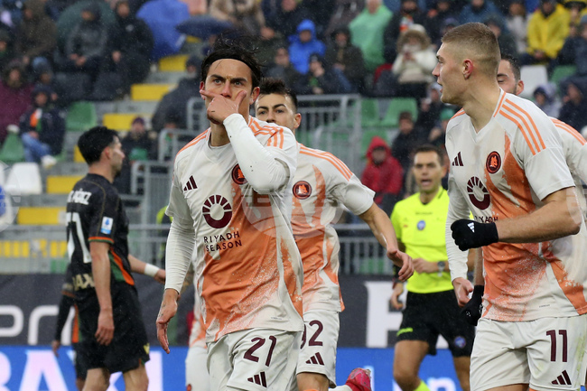 Рома победи Венеция с гол на Дибала от дузпа