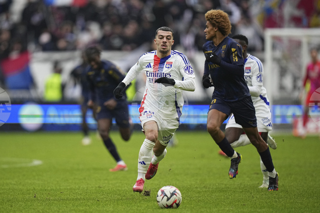 Реймс се наложи над Олимпик Марсилия в мач от френската Лига 1