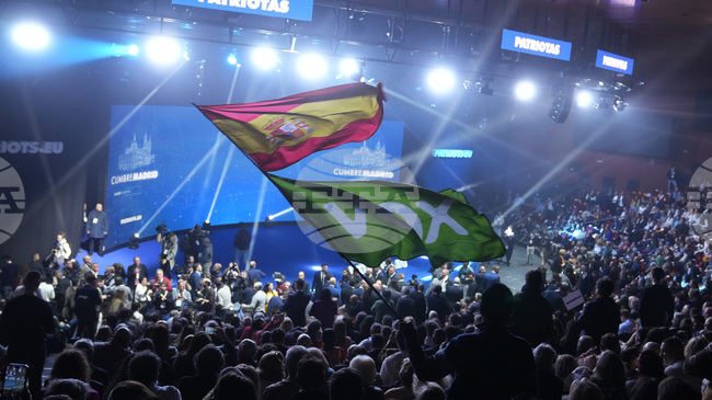 Възход на крайната десница в Западна Испания повлия на резултатите от регионални избори