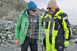 Antarctica - Livingstone Island - Base - Fifth Group - Reception