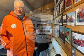 Antarctica - Livingstone Island - Base - Fifth Group - Reception