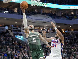 76ers Bucks Basketball